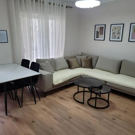 Magnolia's Appartement Yzberishti